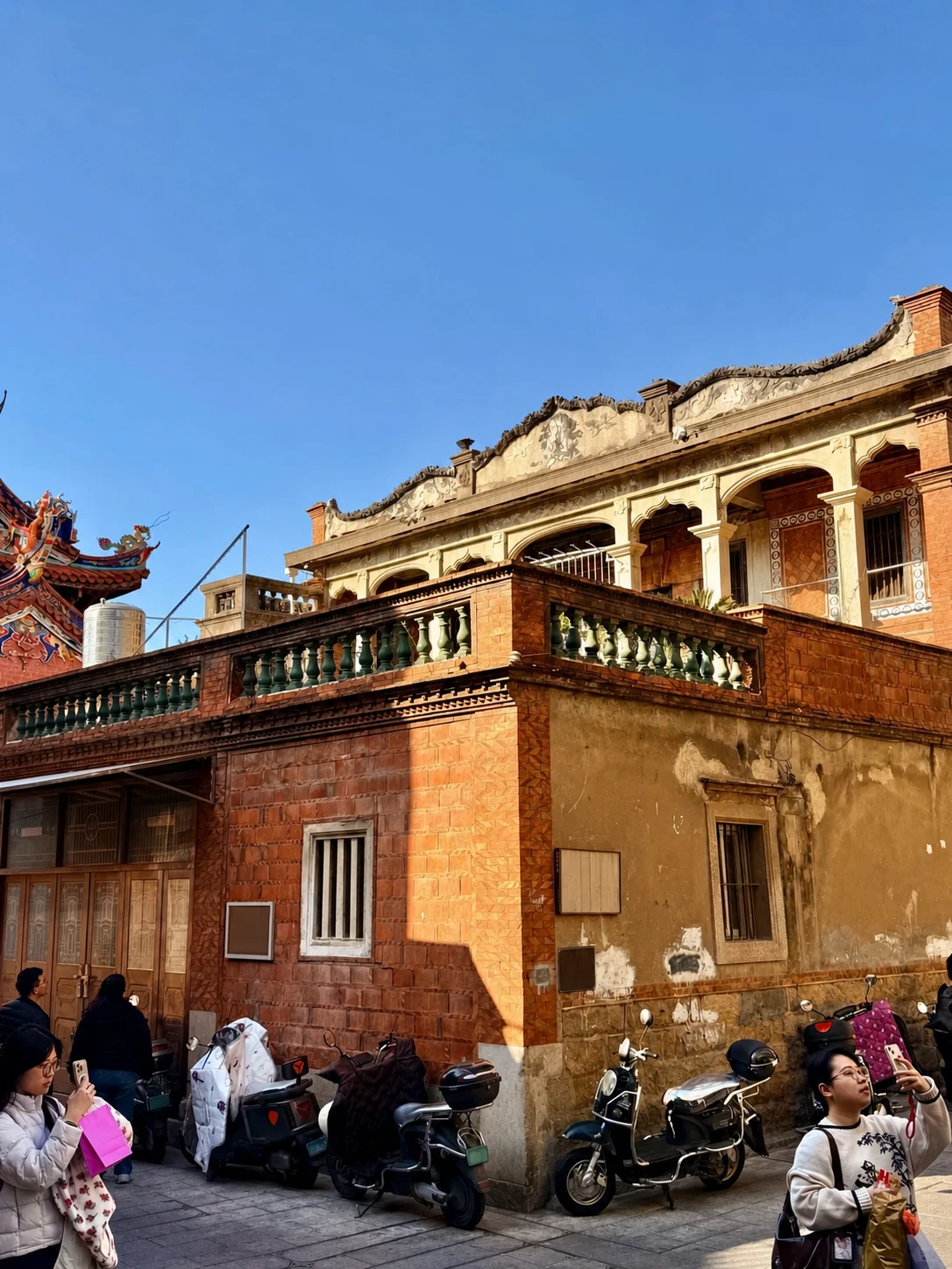 Quanzhou old-city lane and traditional shopfronts